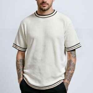 טי שירט אוברסייז צבע לבן צווארון שחור